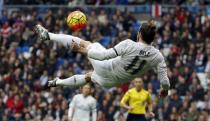 Football Soccer - Real Madrid v Rayo Vallecano - Spanish Liga BBVA - Santiago Bernabeu stadium, Madrid, Spain - 20/12/15 Real Madrid's Gareth Bale in action REUTERS/Sergio Perez