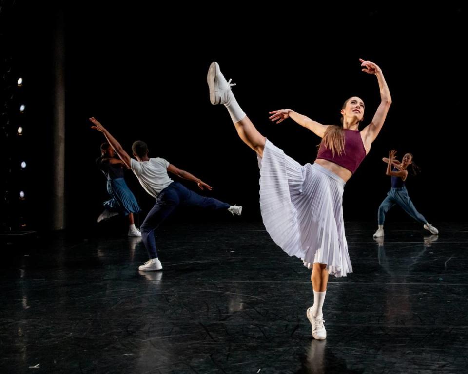 Francesca Forcella en “Become a Mountain”, coreografía de Justin Peck.