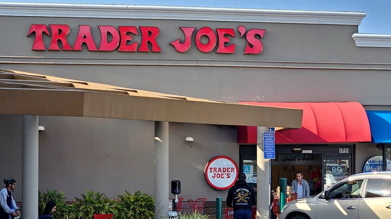 We Tried Trader Joe's Tres Leches Cake: How Does It Compare To The Real ...