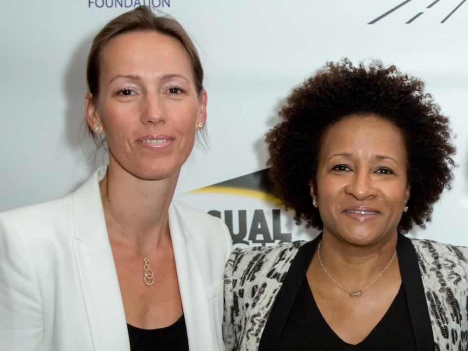 Wanda Sykes and her wife Alex Niedbalski