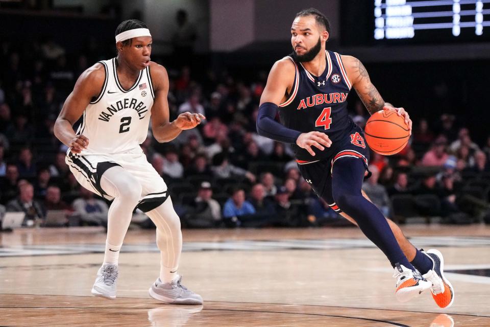 Auburn basketball's Johni Broome (4) during a game between the Tigers and Vanderbilt at Memorial Gymnasium in Nashville, Tennessee, on Jan. 17, 2024.