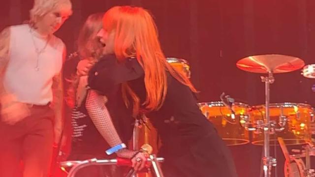 Paramore Bring Back “Misery Business” for First Time Since Retiring Song:  Watch