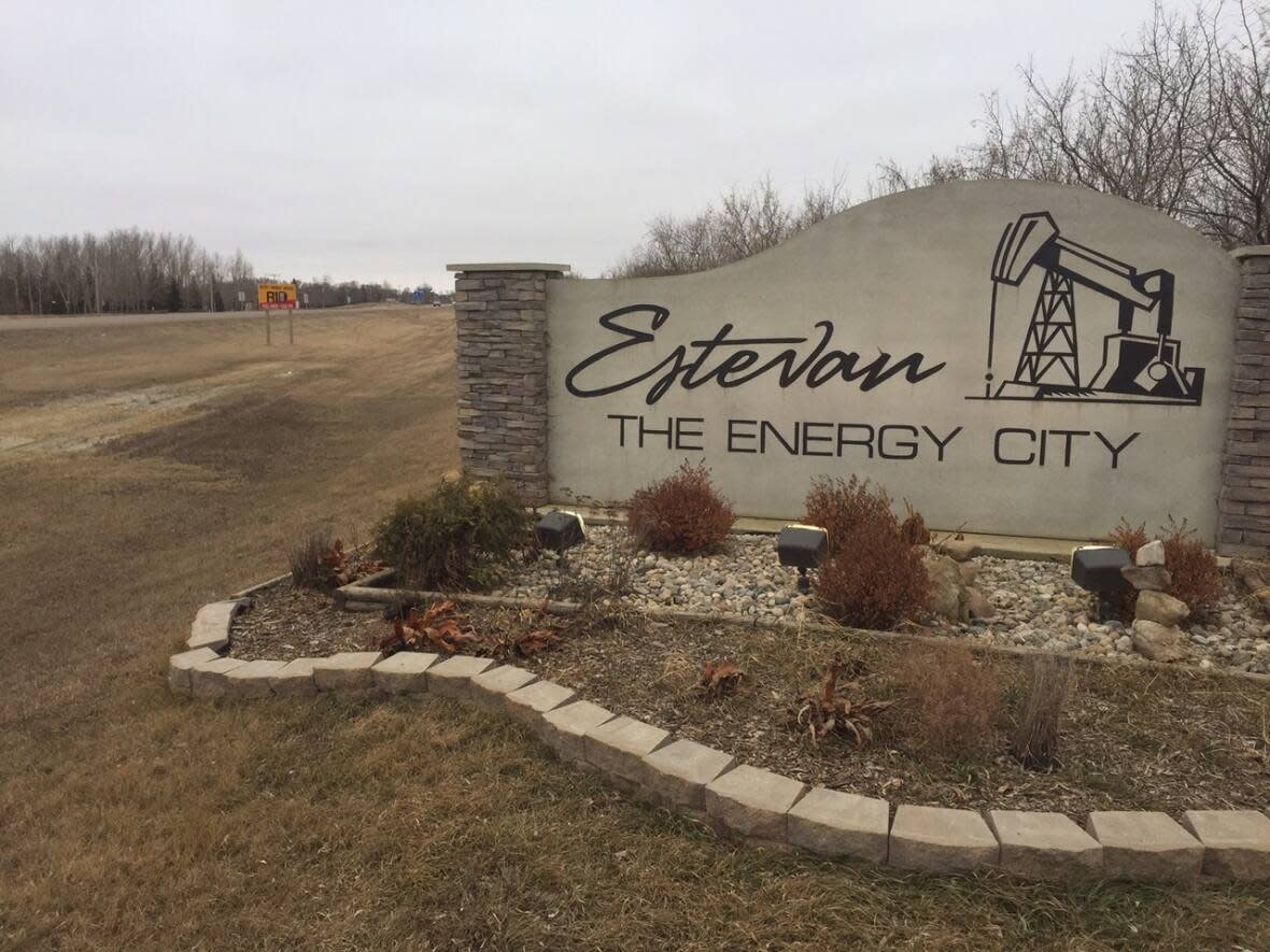 Residents from the City of Estevan, located about 15 kilometres from the United States border, are pleased to hear fully vaccinated Canadians can enter the country starting in early November.  (Glenn Reid/CBC - image credit)