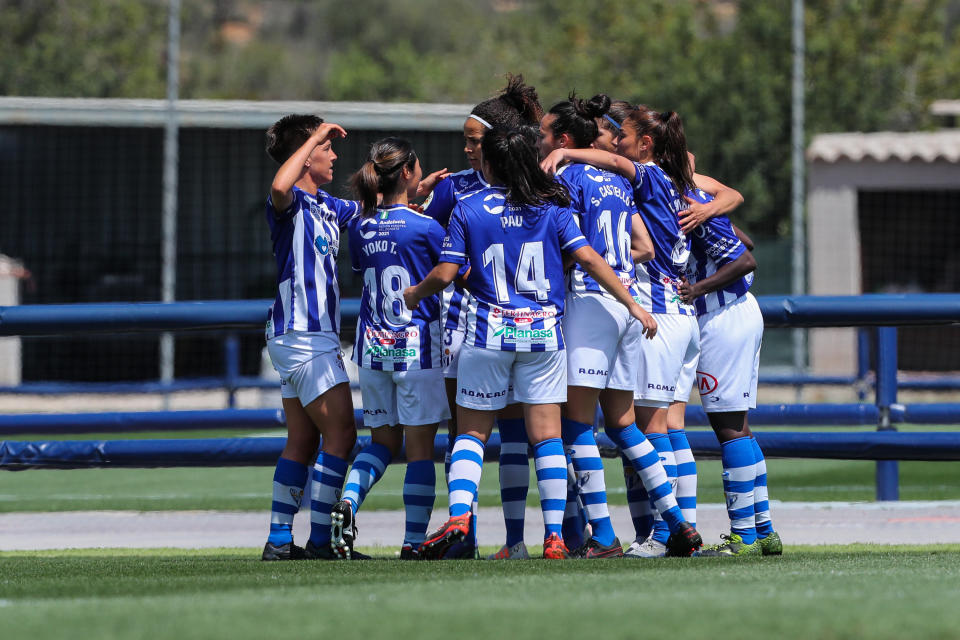 Jugadoras del Sporting de Huelva celebrando un gol