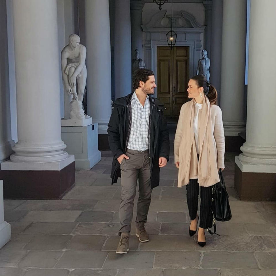 <p>La pareja está a punto de celebrar su tercer año de matrimonio. Se casaron el 13 de junio de 2015 en la capilla del Palacio Real de Estocolmo. (Foto: Instagram / <a rel="nofollow noopener" href="http://www.instagram.com/prinsparet/" target="_blank" data-ylk="slk:@prinsparet;elm:context_link;itc:0;sec:content-canvas" class="link ">@prinsparet</a>). </p>