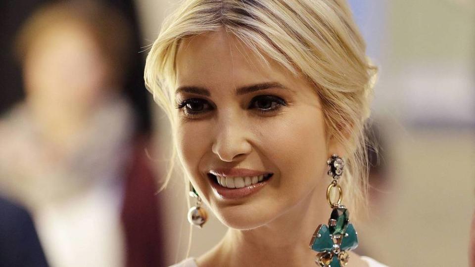 Ivanka Trump ist eine wirkliche Schönheit - aber auch eine natürliche? Nicht ganz. Denn hinter ihrem Aussehen steckt der ein oder andere Trick - nicht einmal die Augenfarbe ist immer echt.