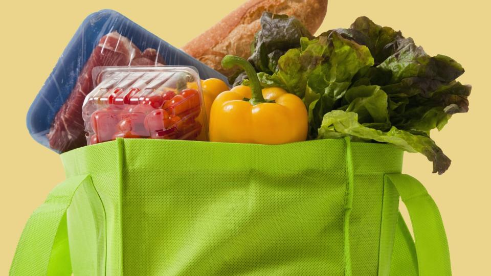 Instacart-shopping-tips: grocery bag with food