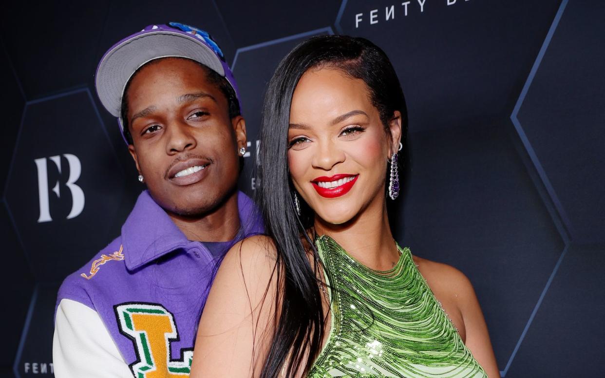 Rihanna soll zum ersten Mal Mutter geworden sein. Ihre Beziehung zu Rapper ASAP Rocky machte sie 2021 öffentlich. (Bild: Rich Fury / Getty Images for Fenty Beauty & Fenty Skin)