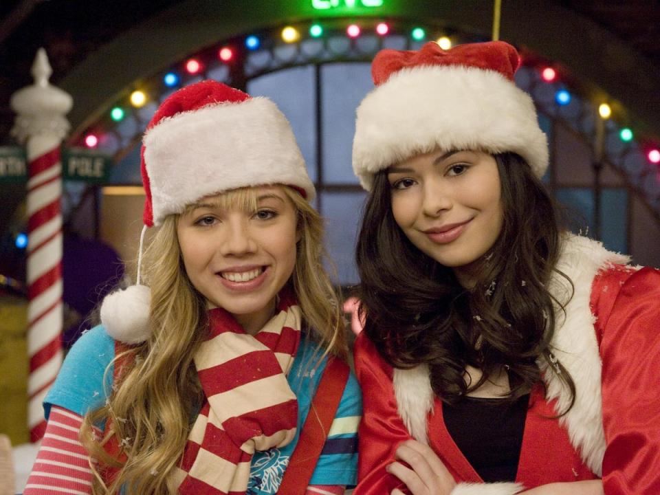 Jennette McCurdy and Miranda Cosgrove (Nickleodeon Network/Schneider’S Bakery/Kobal/Shutterstock)