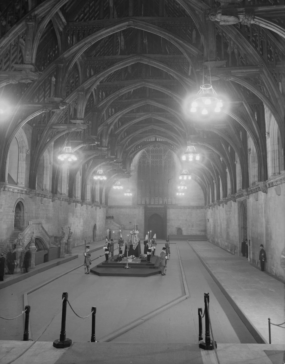 12th February 1952:  The body of  King George VI lying in state at Westminster Hall, London, until his funeral.  (Photo by Stroud/Express/Getty Images)