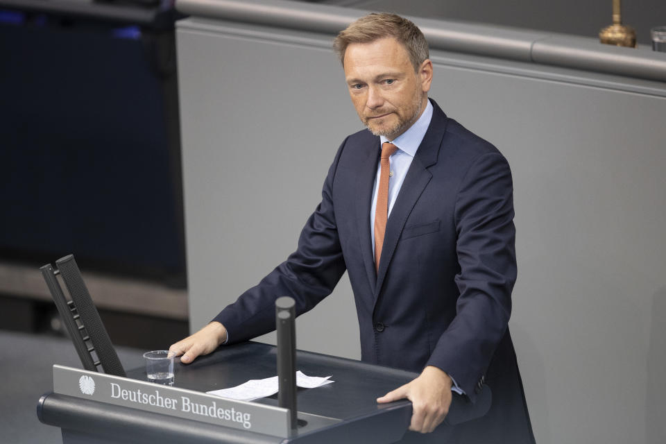 BERLIN, GERMANY - APRIL 23: Christian Lindner, head of the German Free Democrats (FDP) speaks at the Bundestag  on April 23, 2020 in Berlin, Germany. Germany is still at the beginning of the coronavirus pandemic and will have to live with it for a long time, Chancellor Angela Merkel said. (Photo by Maja Hitij/Getty Images)