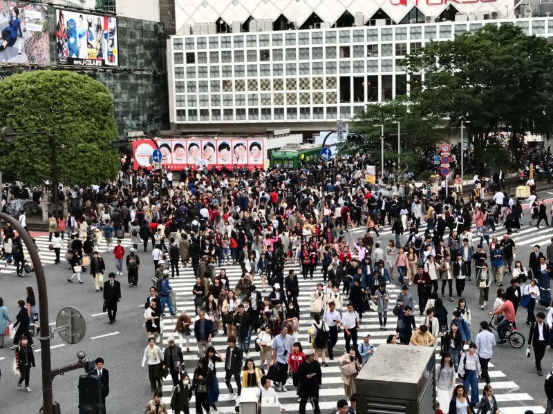 ▲日本爆出食人菌病例，部分已規劃前往日本旅遊的人感到些許擔憂，圖為日本人流密集的知名景點-澀谷站前交叉口。（圖／記者葉盛耀攝）