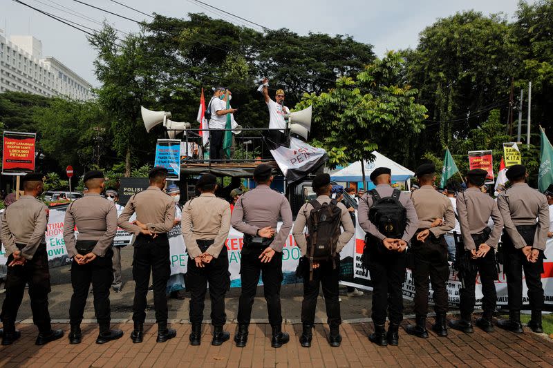 Indonesian palm oil farmers protest demanding the government to end the palm oil export ban, in Jakarta