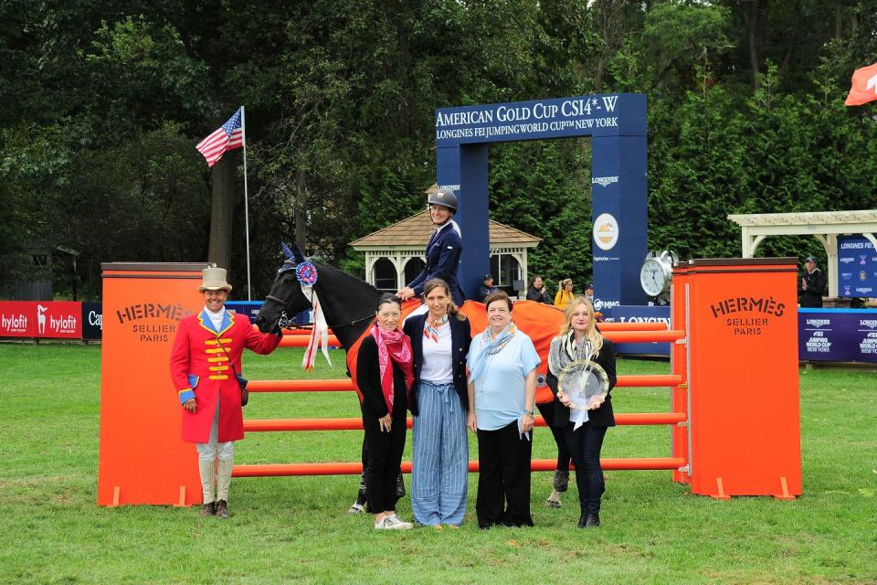 Hermès Cup Winner Molly Ashe Cawley poses with her horse Balous Day Date.