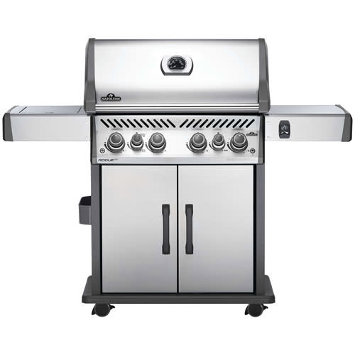 Napoleon Rogue SE 525 76500 BTU Propane BBQ with Grill Cover (Photo via Best Buy Canada)