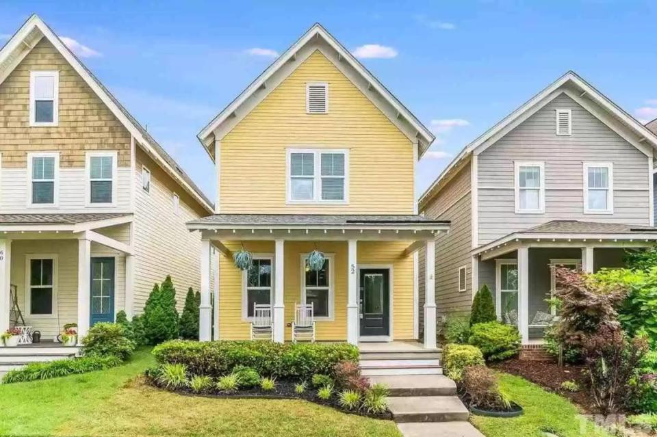 Three-bedroom, two and a half-bathroom house for sale with 1,402 square feet, located in southwest Chapel Hill within the Briar Chapel neighborhood and built in 2013.