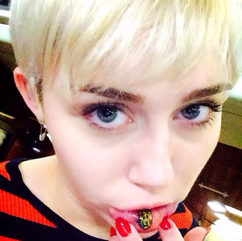 MILEY'S FREAKY SELFIES