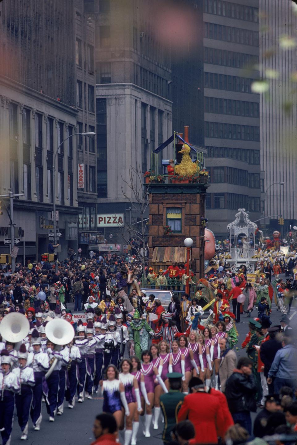 A Sesame Street float in the macy's thanksgiving day parade in 1980