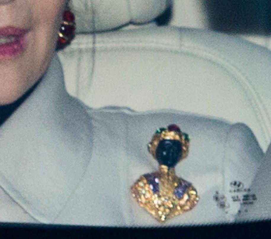 A close-up view of the brooch. (Photo: Mark Cuthbert via Getty Images)