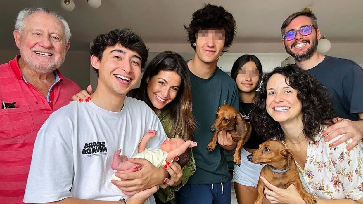 Nuria Roca presenta al nuevo miembro de la familia, su sobrino Pol, junio de 2024