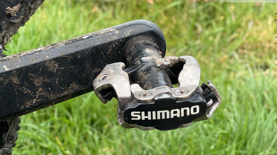  Close up details on the Shimano SPD PD-M520 pedal. 