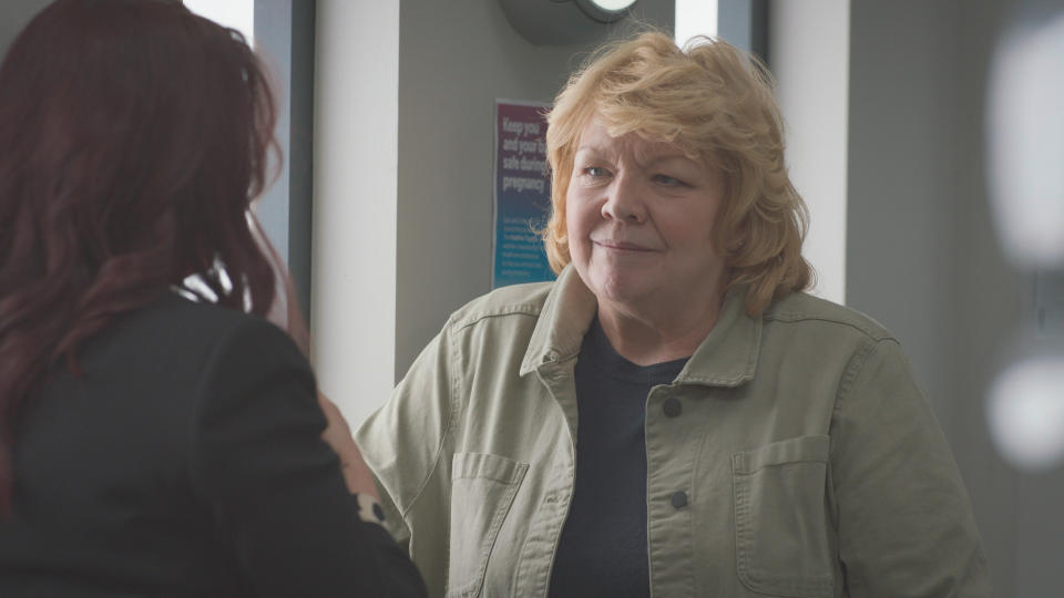 Ffion and Jan lovingly pull together to help Desi and Jamie.