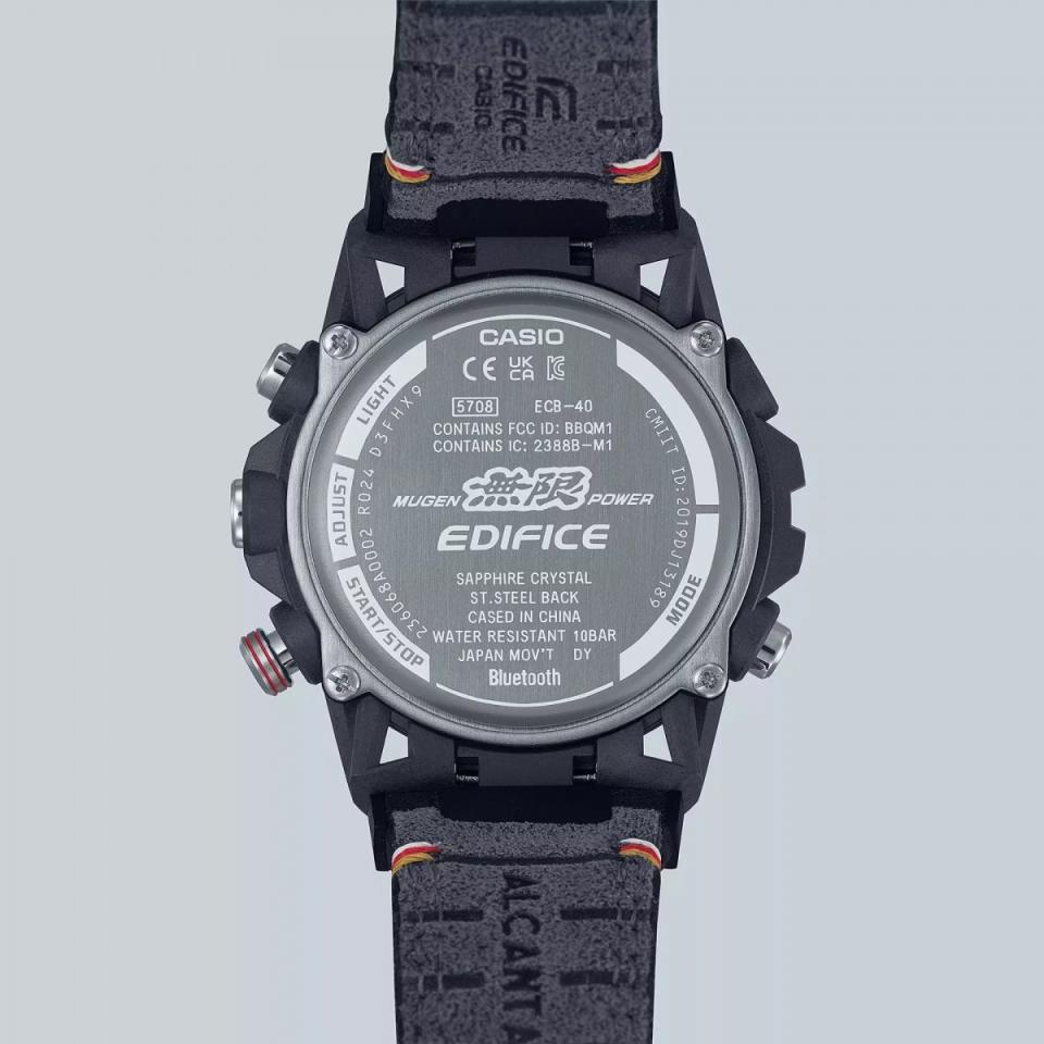 這次的聯名款手錶是採用ECB40MU-1A款式，定價僅300元美金而已。