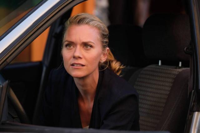 Hilarie Burton On Working With Lethal Weapon Stars Damon Wayans