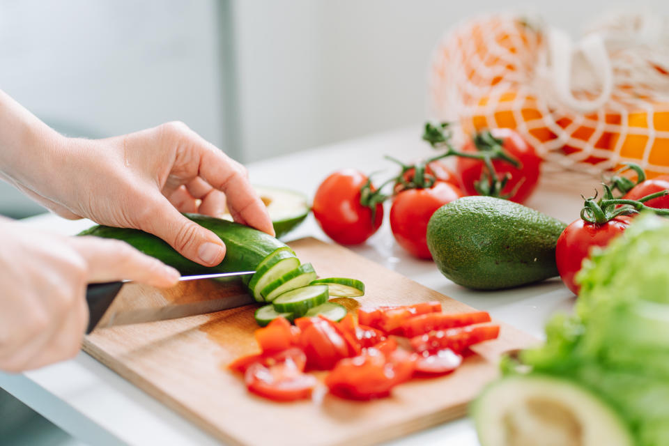 Hygienische Verarbeitung von Obst und Gemüse ist wichtig. (Bild: Getty Images)