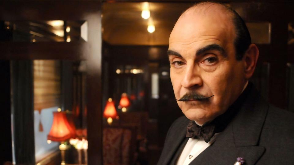 DAVID SUCHET in AGATHA CHRISTIE'S POIROT (1989), directed by EDWARD BENNETT and ANDREW GRIEVE. Credit: CARNIVAL FILM & TELEVISION / Album