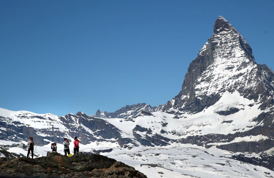 坐落瑞士阿爾卑斯山區的滑雪勝地策馬特（Zermatt）深受世界各地滑雪客喜愛。（路透社）