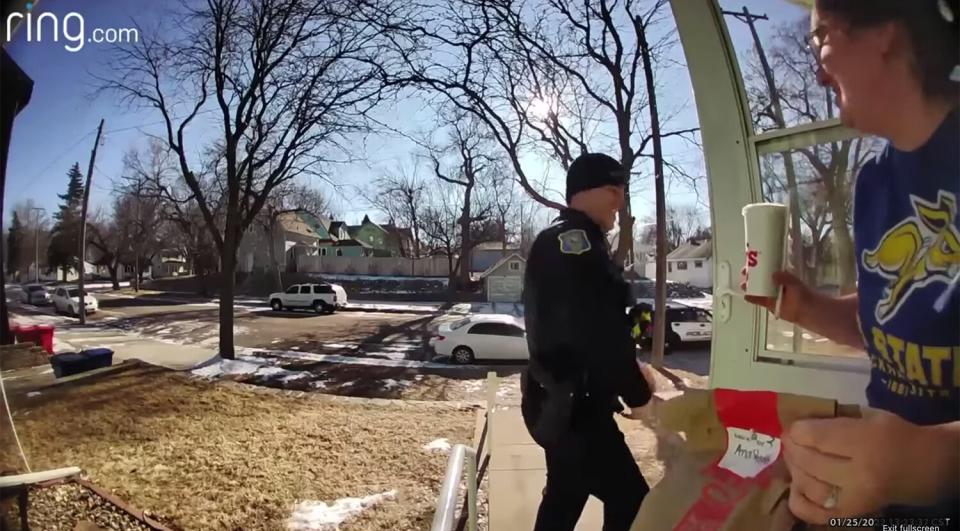 South Dakota Cop Delivers DoorDash Food After Arresting Driver