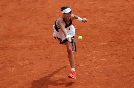 Tennis - French Open - Roland Garros, Paris, France - 29/5/17 Spain's Garbine Muguruza in action during her first round match against Italy's Francesca Schiavone Reuters / Gonzalo Fuentes