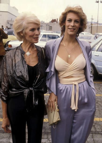 Jamie Lee Curtis & mother Janet Leigh at Studio 54. Late 1970s : r