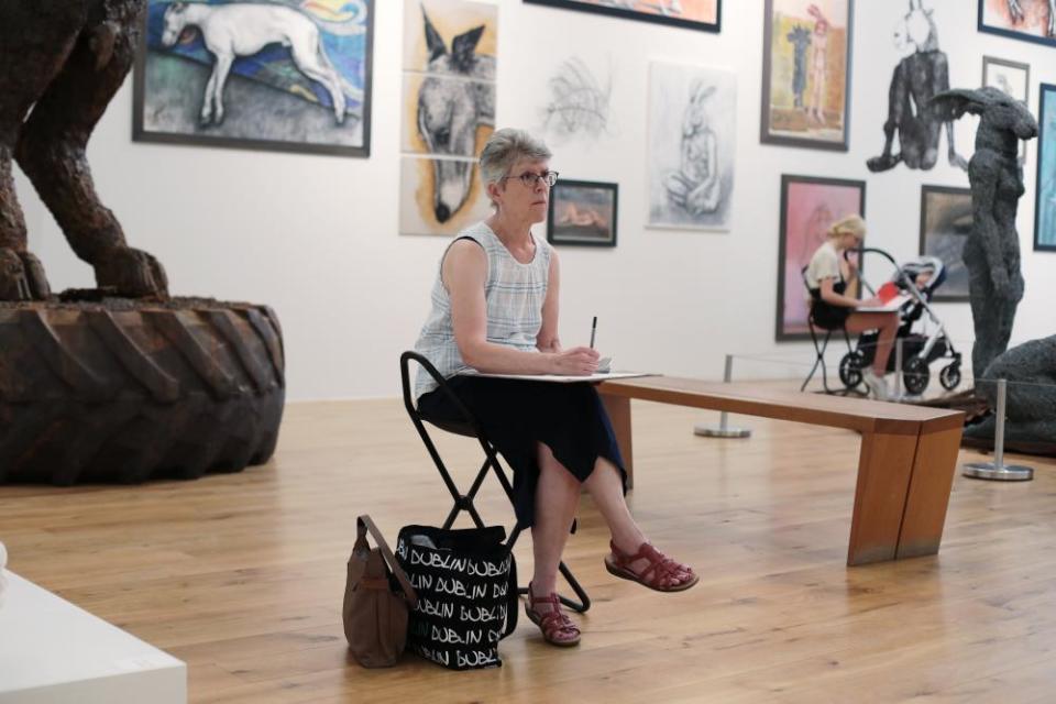 Liz White, at a drawing class, at the Lightbox gallery