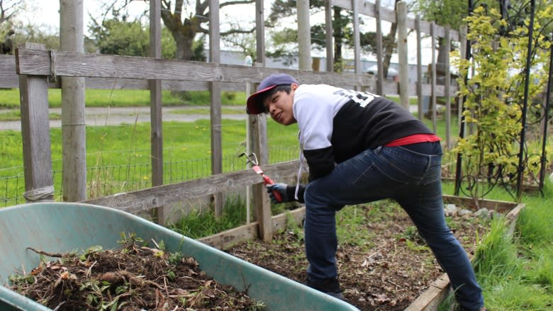 'I was failing': Farming class connects Esquimalt First Nations students with the land