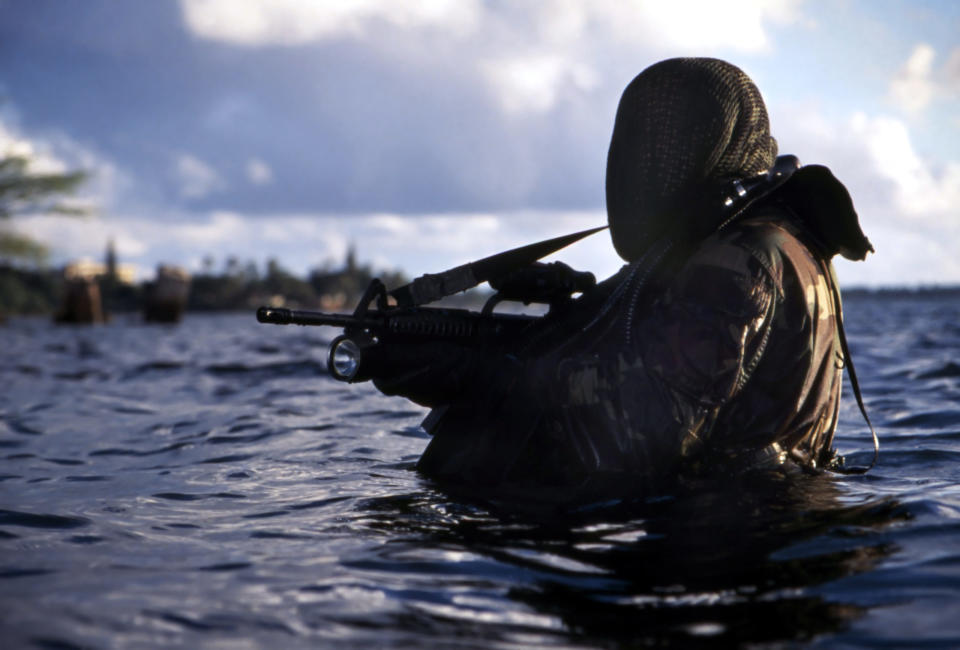 Ein Ex-Navy-Seal beschützt reiche Menschen auf ihren Luxusreisen.  - Copyright: Stocktrek Images via Getty Images