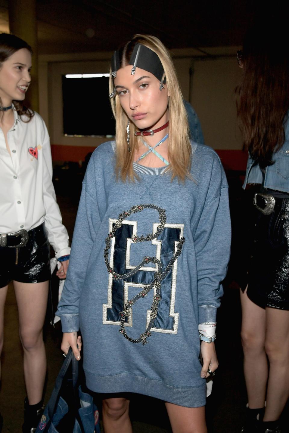 Hailey Baldwin posed backstage