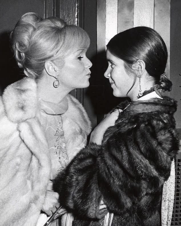 Debbie Reynolds, Carrie Fisher, 1972