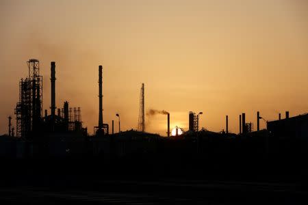 A general view of the Cardon refinery which belongs to the Venezuelan state oil company PDVSA in Punto Fijo, Venezuela July 22, 2016. REUTERS/Carlos Jasso