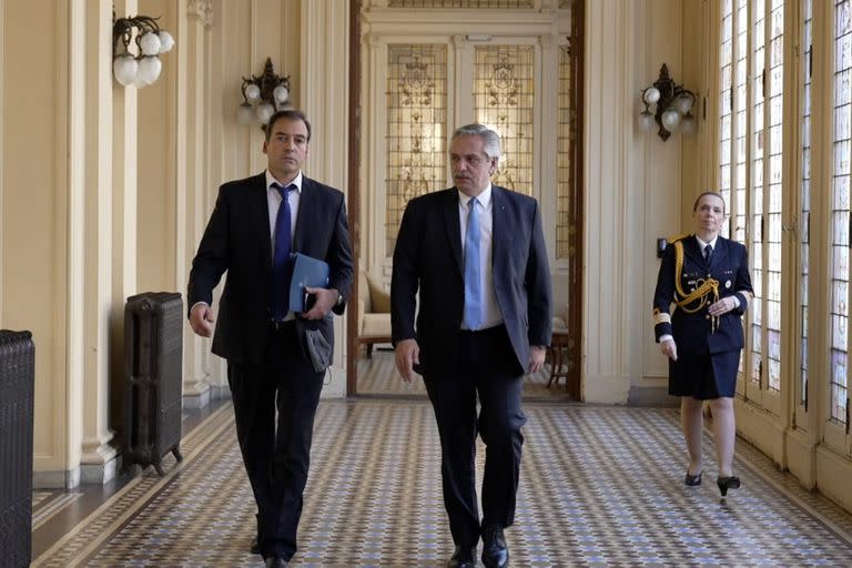 El presidente Alberto Fernández junto al ministro de Justicia, Martín Soria