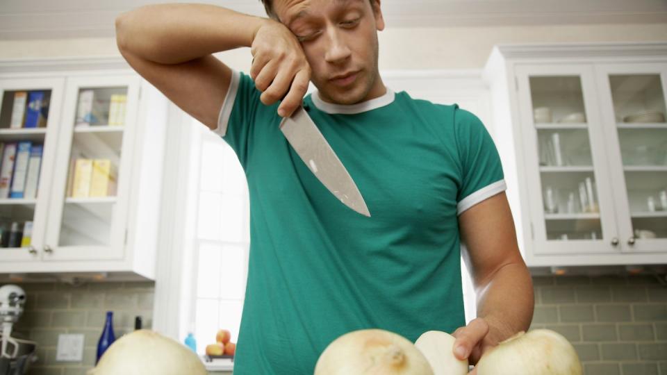 how to cut an onion without crying slice slicing chop chopping tears onions