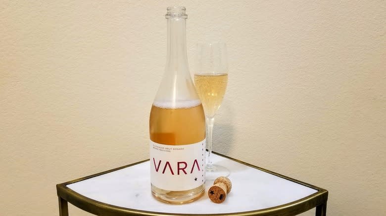 Vara sparkling rose wine