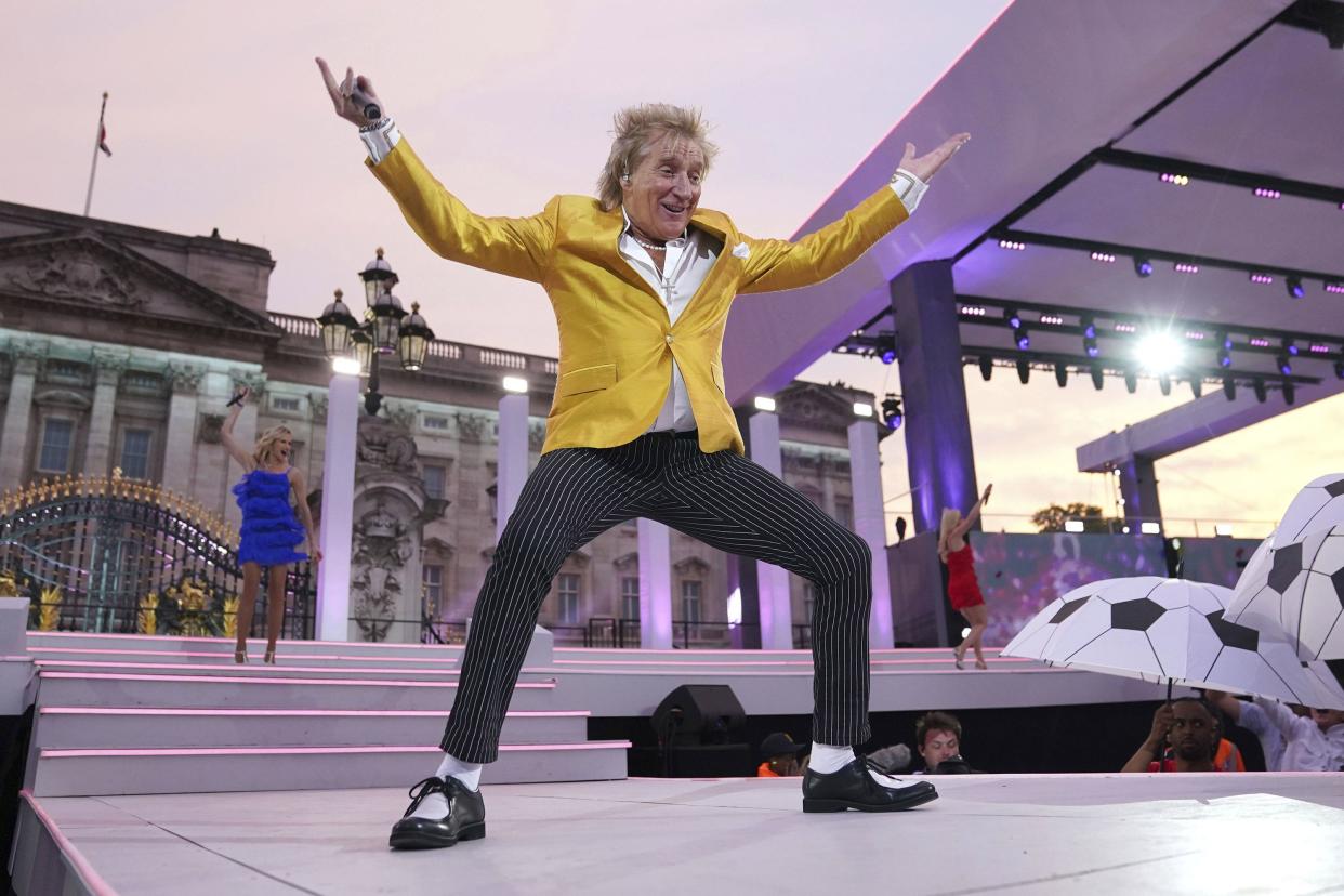 Rod Stewart performs during the Platinum Jubilee concert in front of Buckingham Palace in London on Saturday, June 4, 2022, on the third of four days of celebrations to mark the Platinum Jubilee.