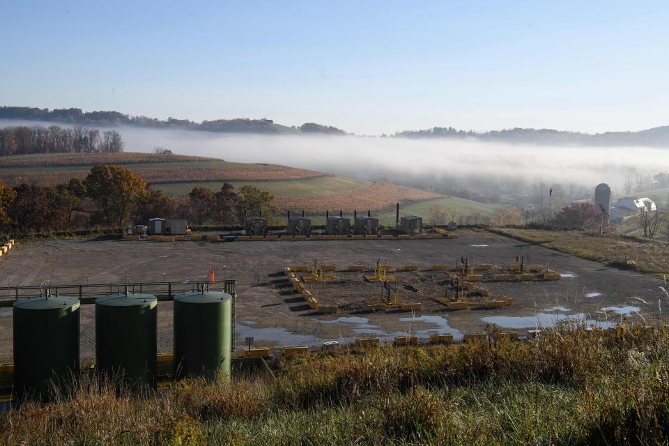 View of the Lusk fracking facility in Scenery Hill, Pennsylvania. (Photo: NICHOLAS KAMM via Getty Images)