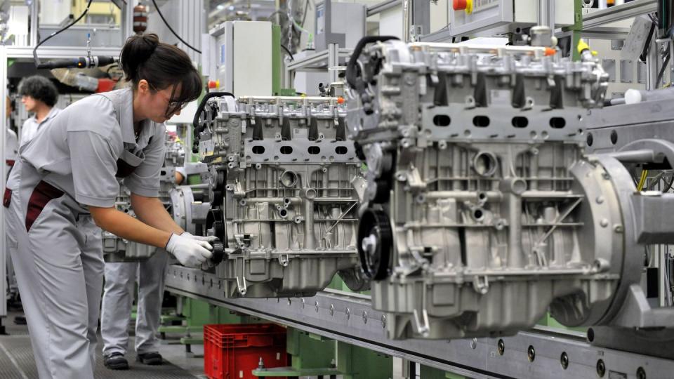 Vierzylinder-Benzinmotoren beim Automobilzulieferer MDC Power in Kölleda.