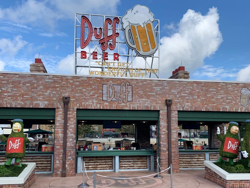 duffs bar in springfield section of universal orlando