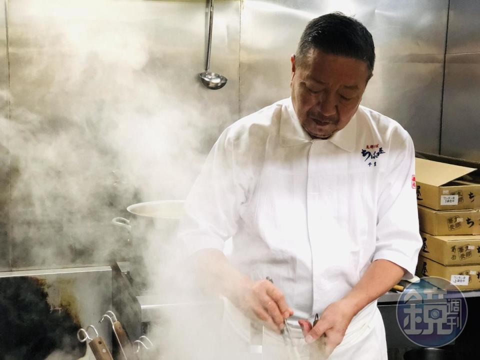 日本料理出身的千葉憲二是將溏心蛋放在拉麵上第一人。