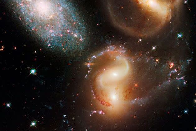<p>En 2009, Hubble nous avait donné une magnifique image du Quintette de Stephan, ces galaxies interagissant a quelques centaines de millions d'années-lumière de nos âmes.</p>