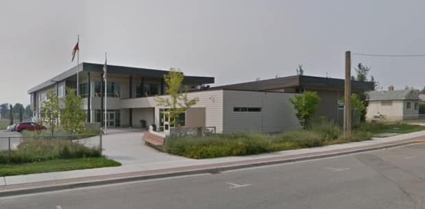 Protests first took place at the School District 83 office, pictured here, before anti-vaccine protesters showed up at schools in Salmon Arm, B.C., on Friday. (Google Maps - image credit)